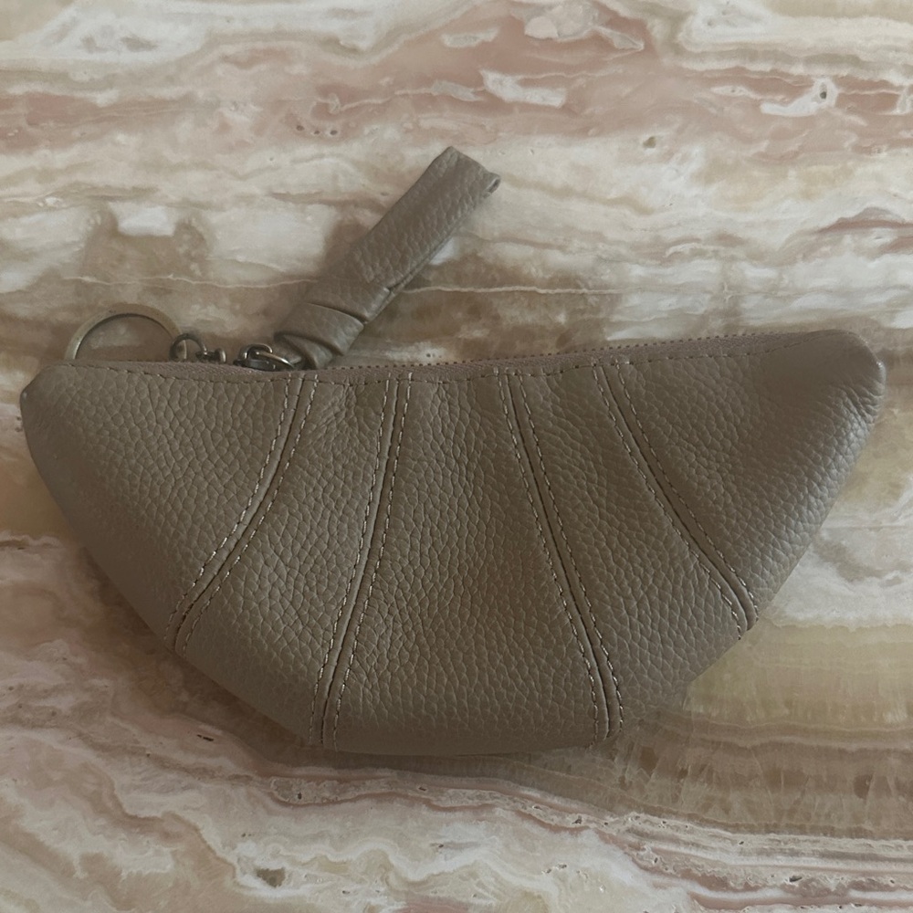 Croissant Pouch